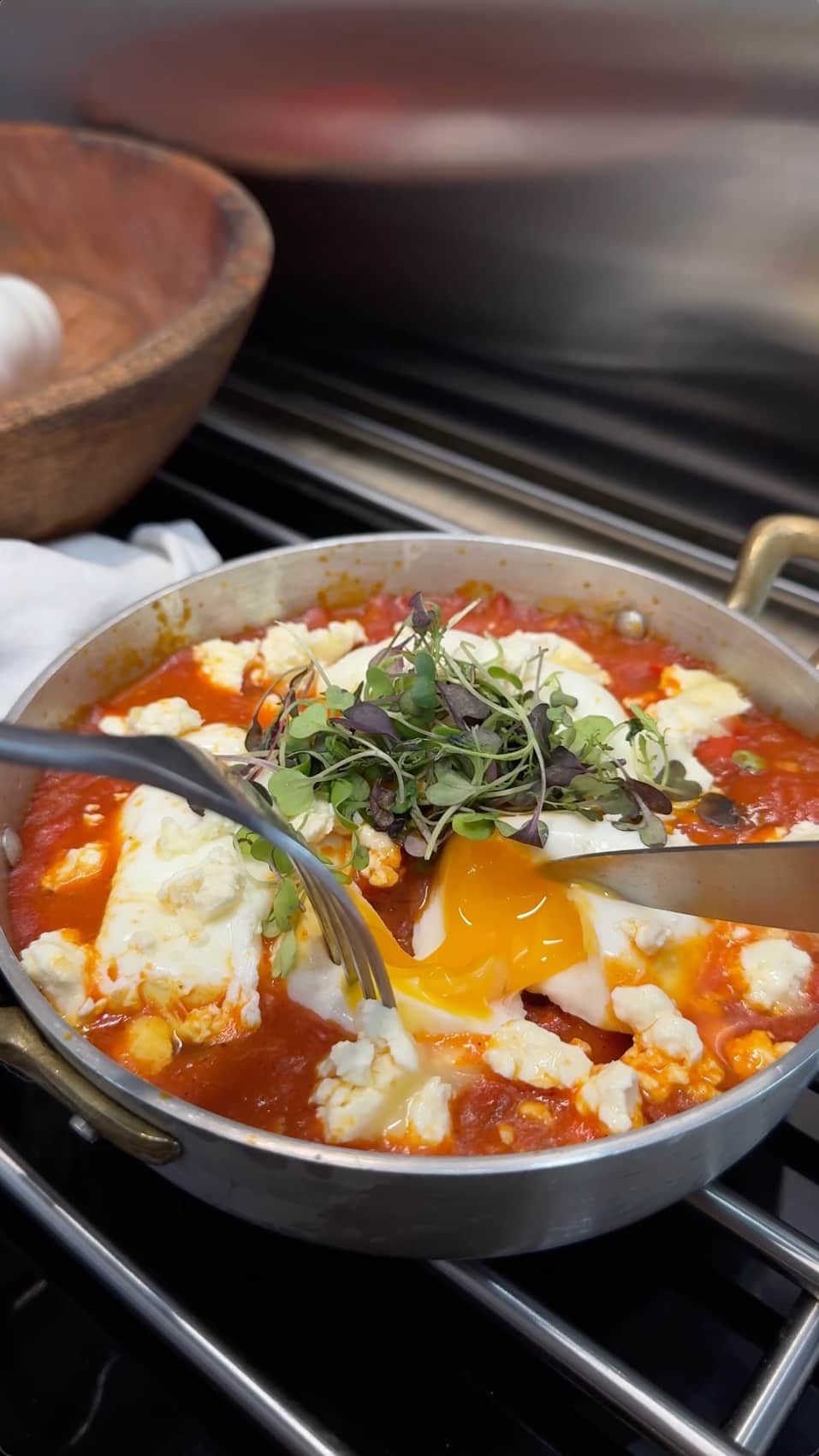 Shakshuka - Poached eggs with cheese