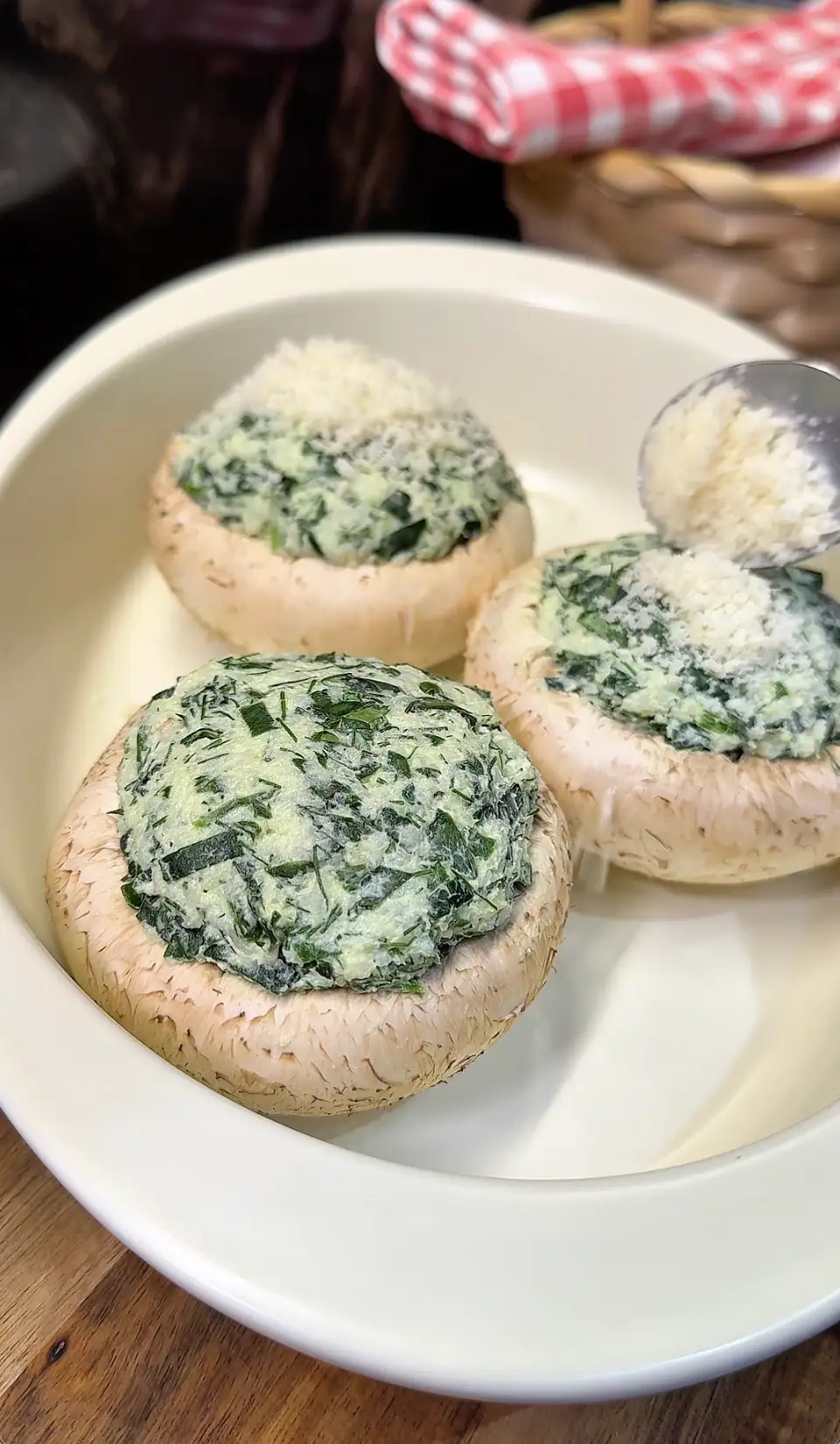Creamy Garlic Spinach Stuffed Mushrooms