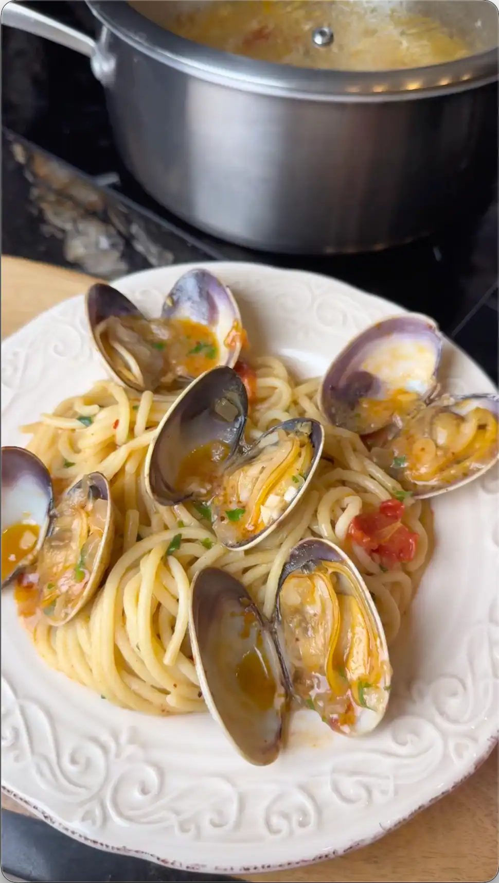 Spaghetti with Clams (Vongole) in Tomato-Butter Sauce